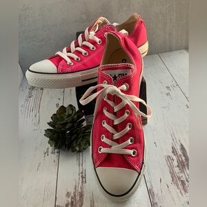 New In Box Women’s Vintage Converse All Star Sneakers In Raspberry Pink Size 9